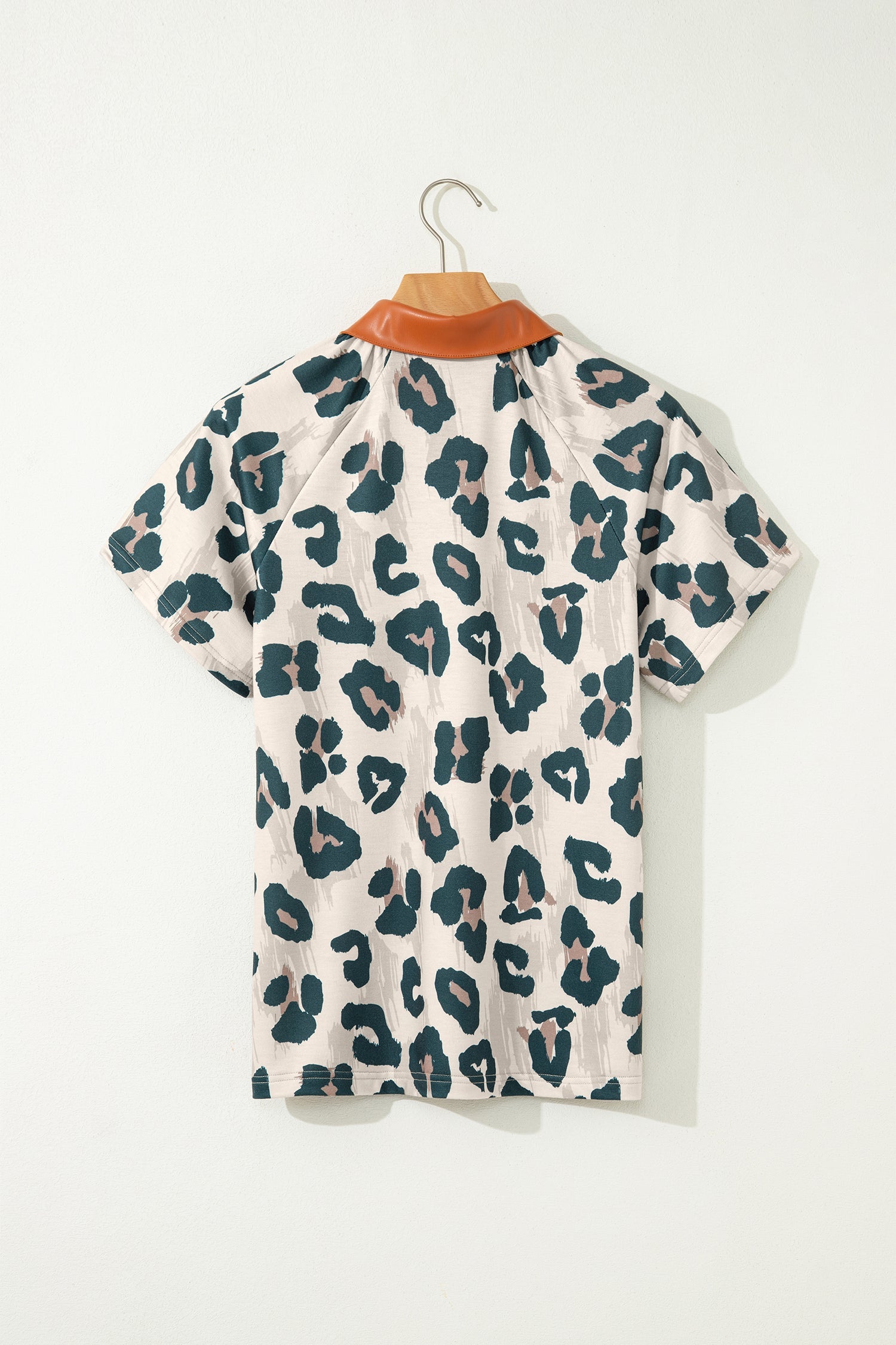 Leopard Buttoned Contrast Collar Short Sleeve Blouse