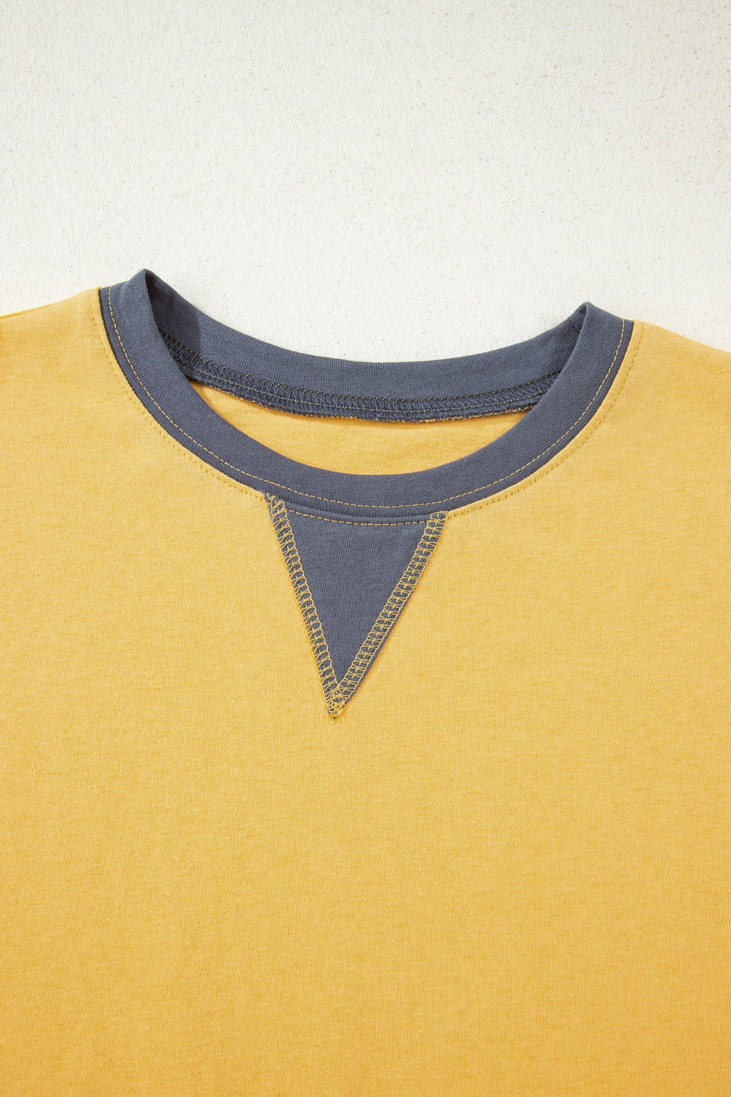 Contrast Trim Raw Hem Short Sleeve Top